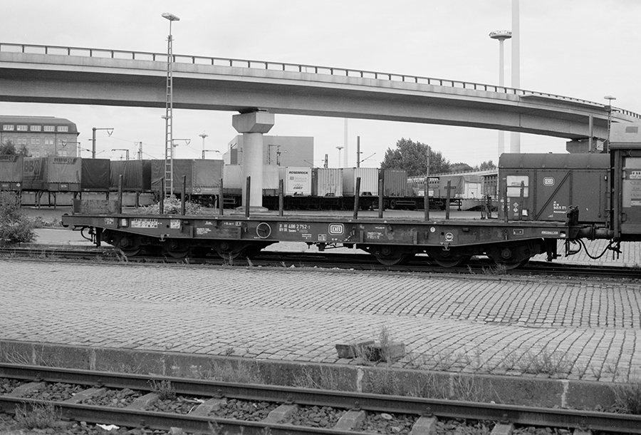 173621