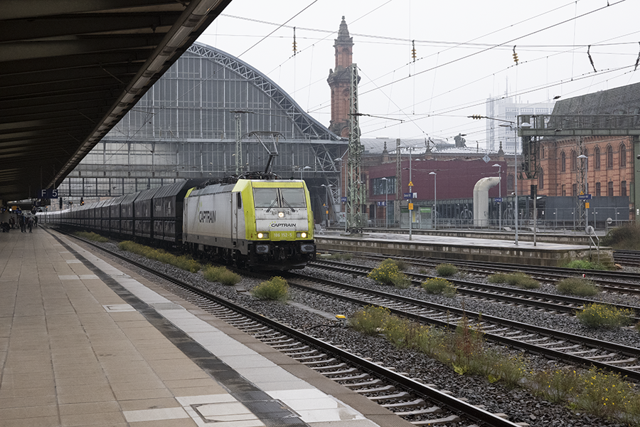 D1030372