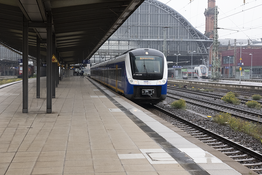 D1030380